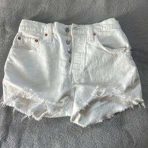 levi’s 501 white jean shorts size 24